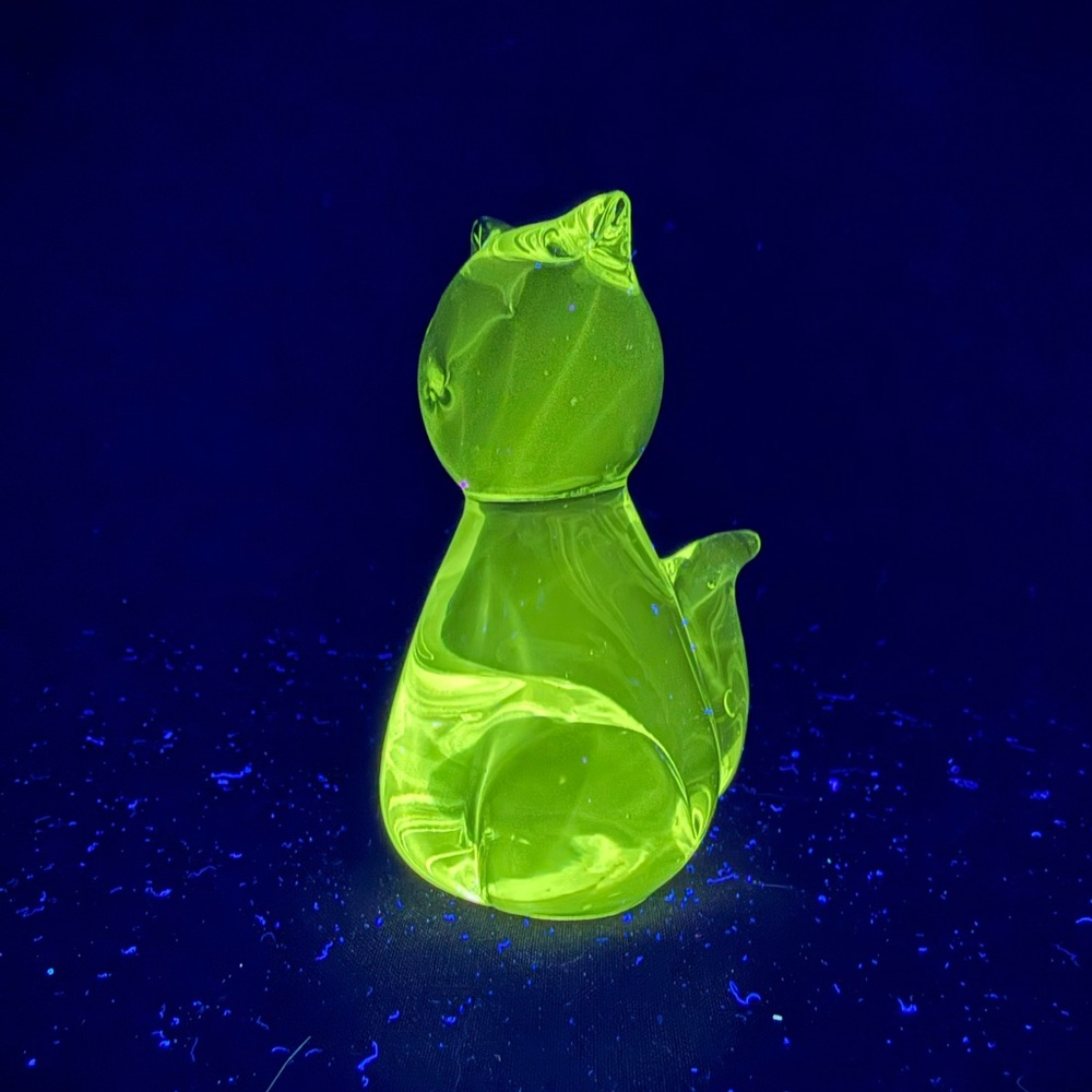 Vintage UV Reactive 3.5” Glass Cat Figurine
